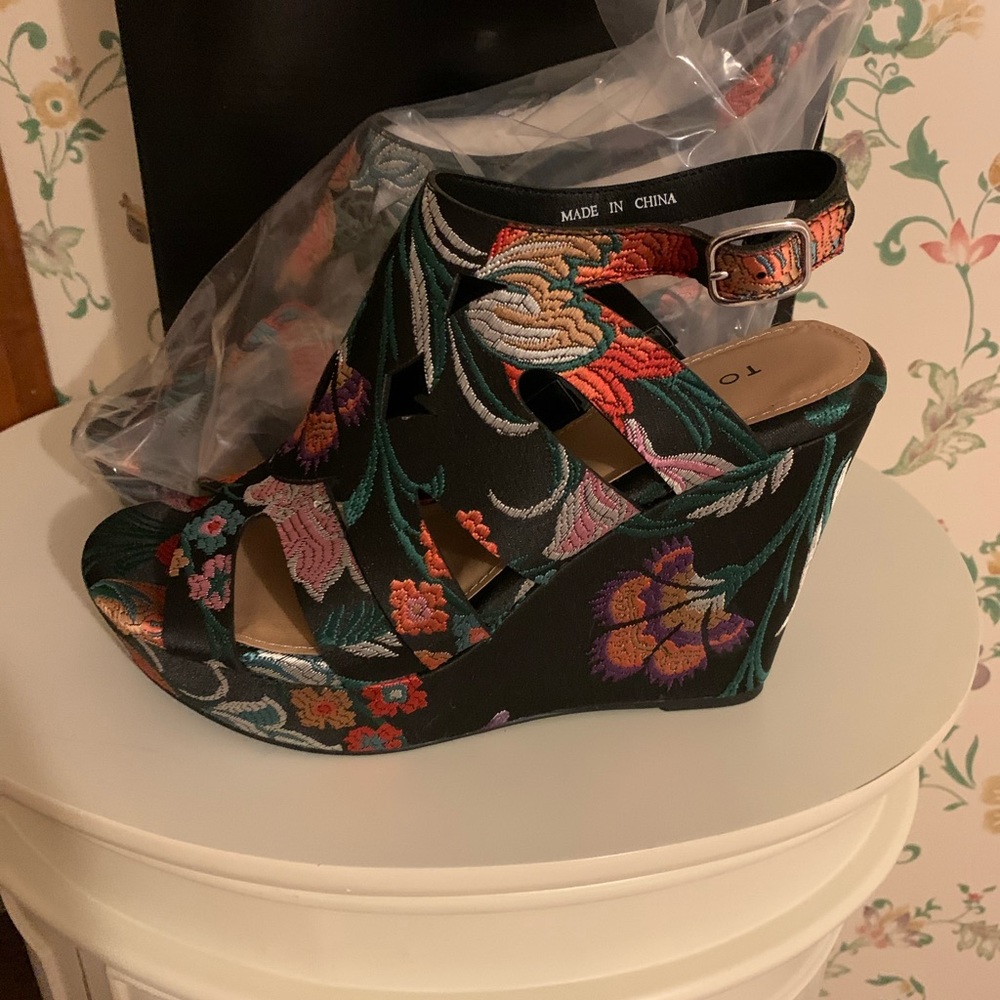 Woman’s 4” Wedges